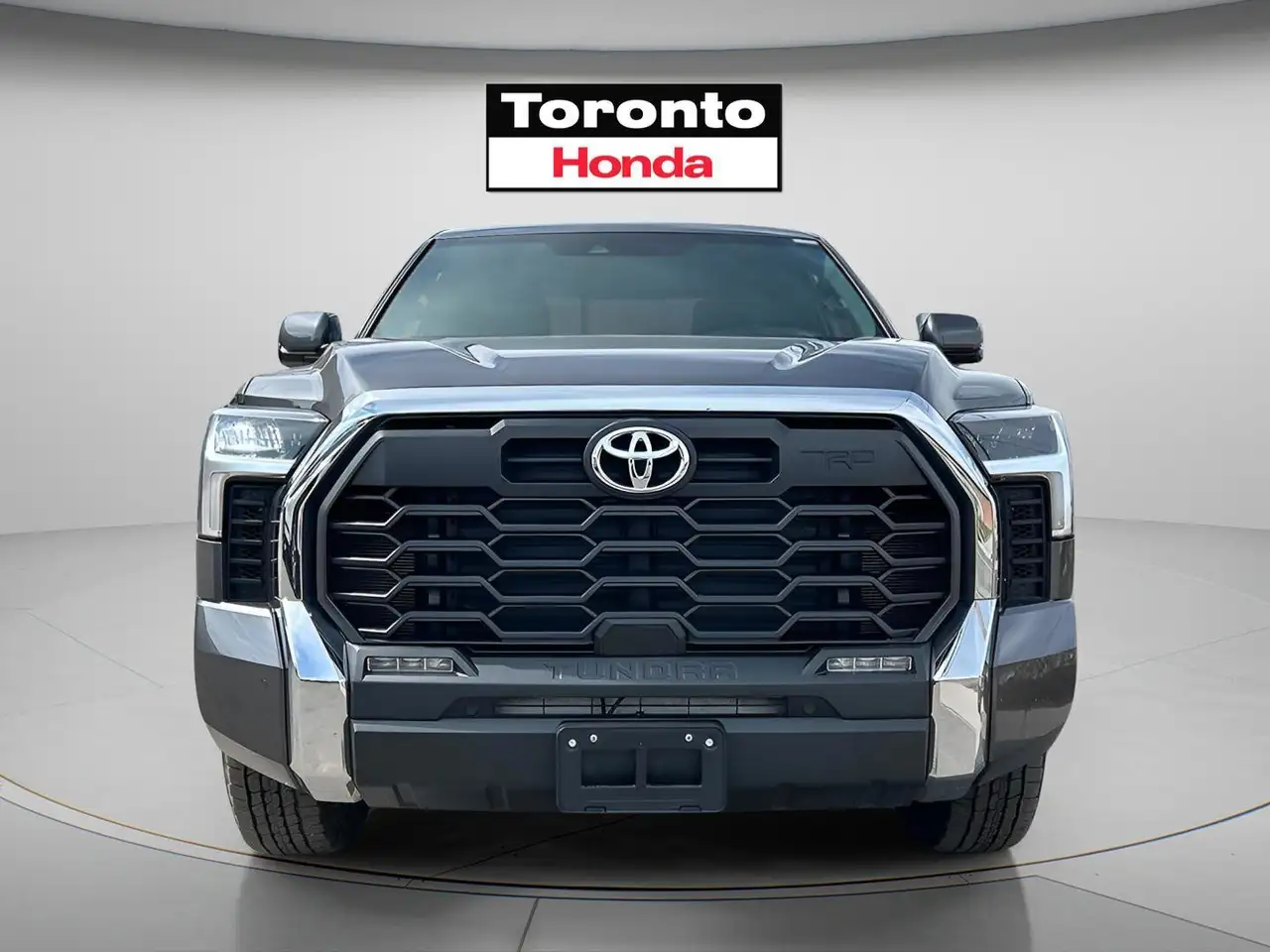 Toyota Tundra снимка Toyota Tundra