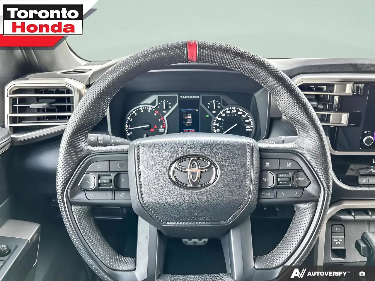 Toyota Tundra снимка Toyota Tundra