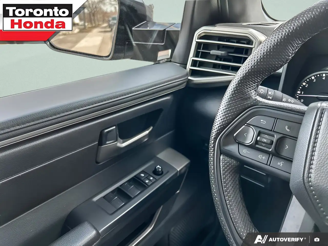 Toyota Tundra снимка Toyota Tundra