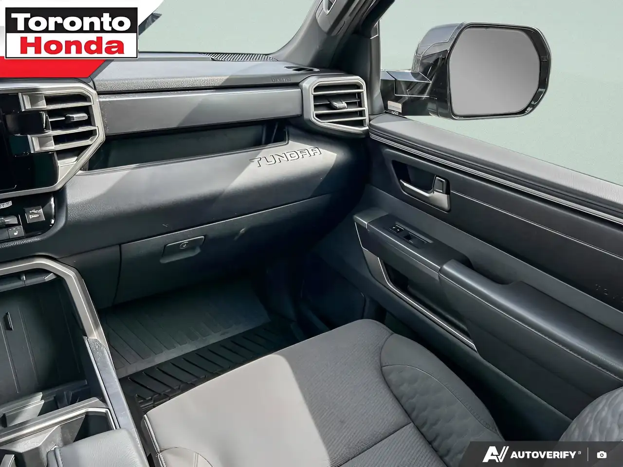 Toyota Tundra снимка Toyota Tundra