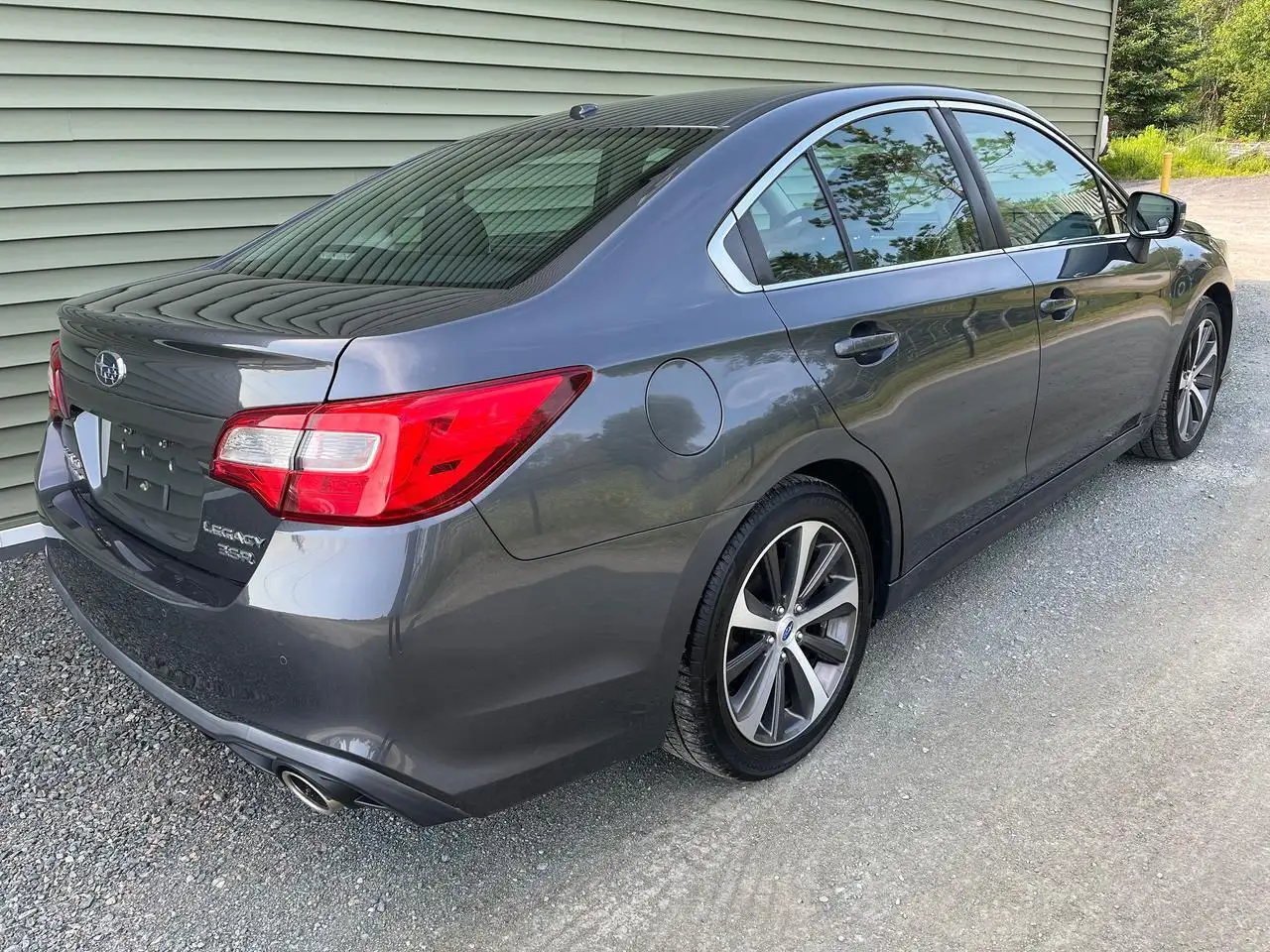 Subaru Legacy photo Subaru Legacy