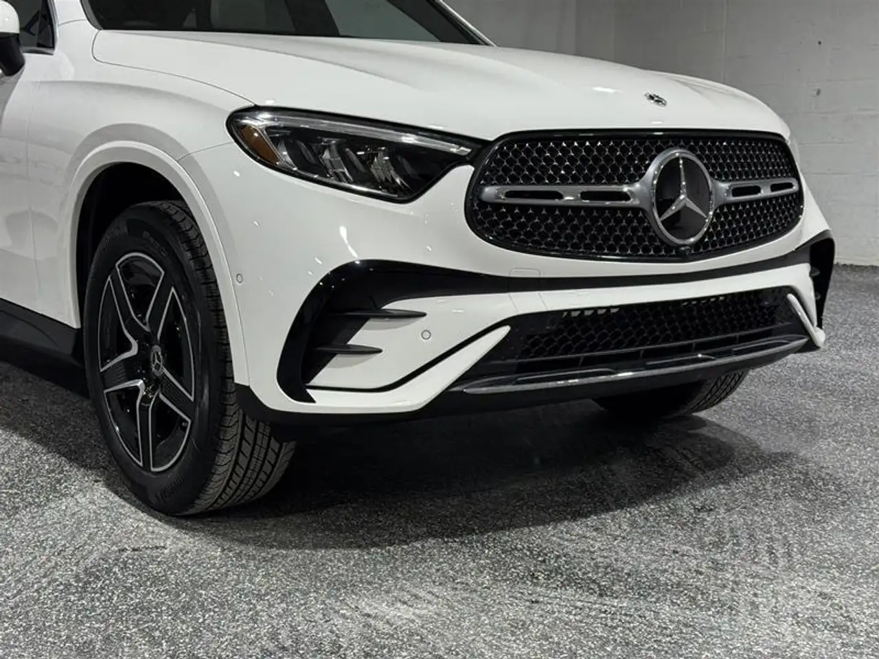 Mercedes-Benz GLC снимка Mercedes-Benz GLC