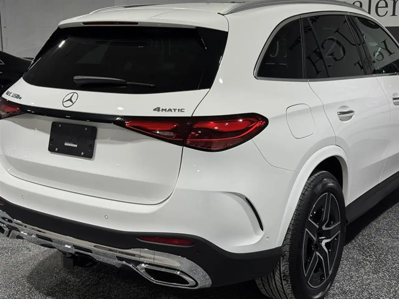 Mercedes-Benz GLC снимка Mercedes-Benz GLC