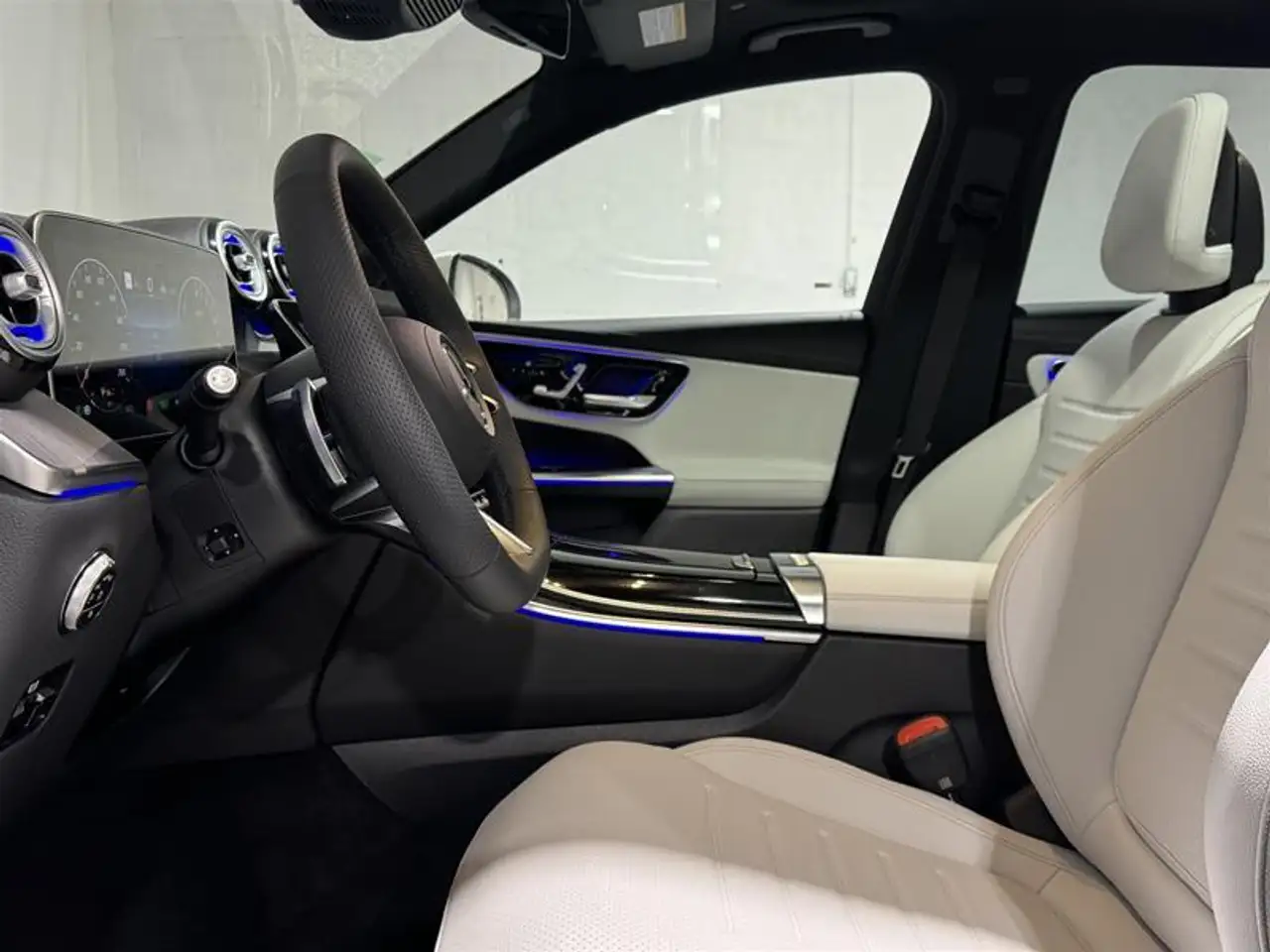Mercedes-Benz GLC снимка Mercedes-Benz GLC