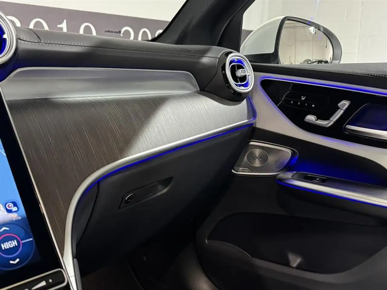 Mercedes-Benz GLC снимка Mercedes-Benz GLC