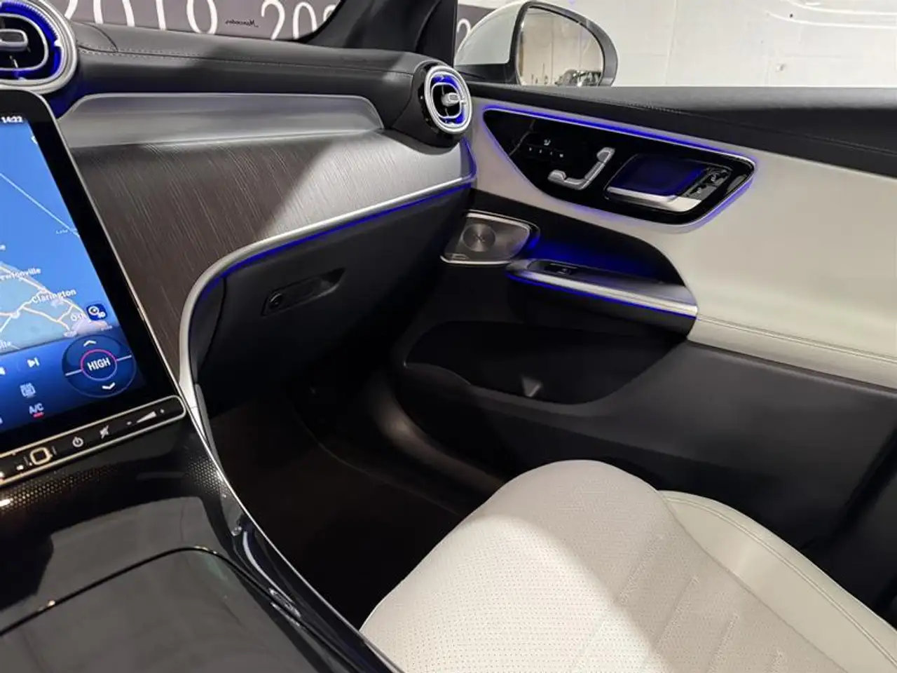 Mercedes-Benz GLC снимка Mercedes-Benz GLC