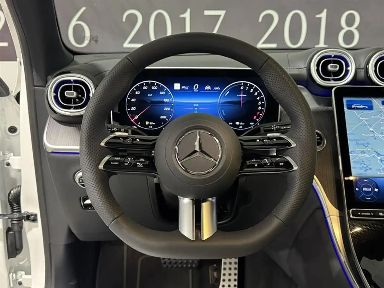 Mercedes-Benz GLC снимка Mercedes-Benz GLC