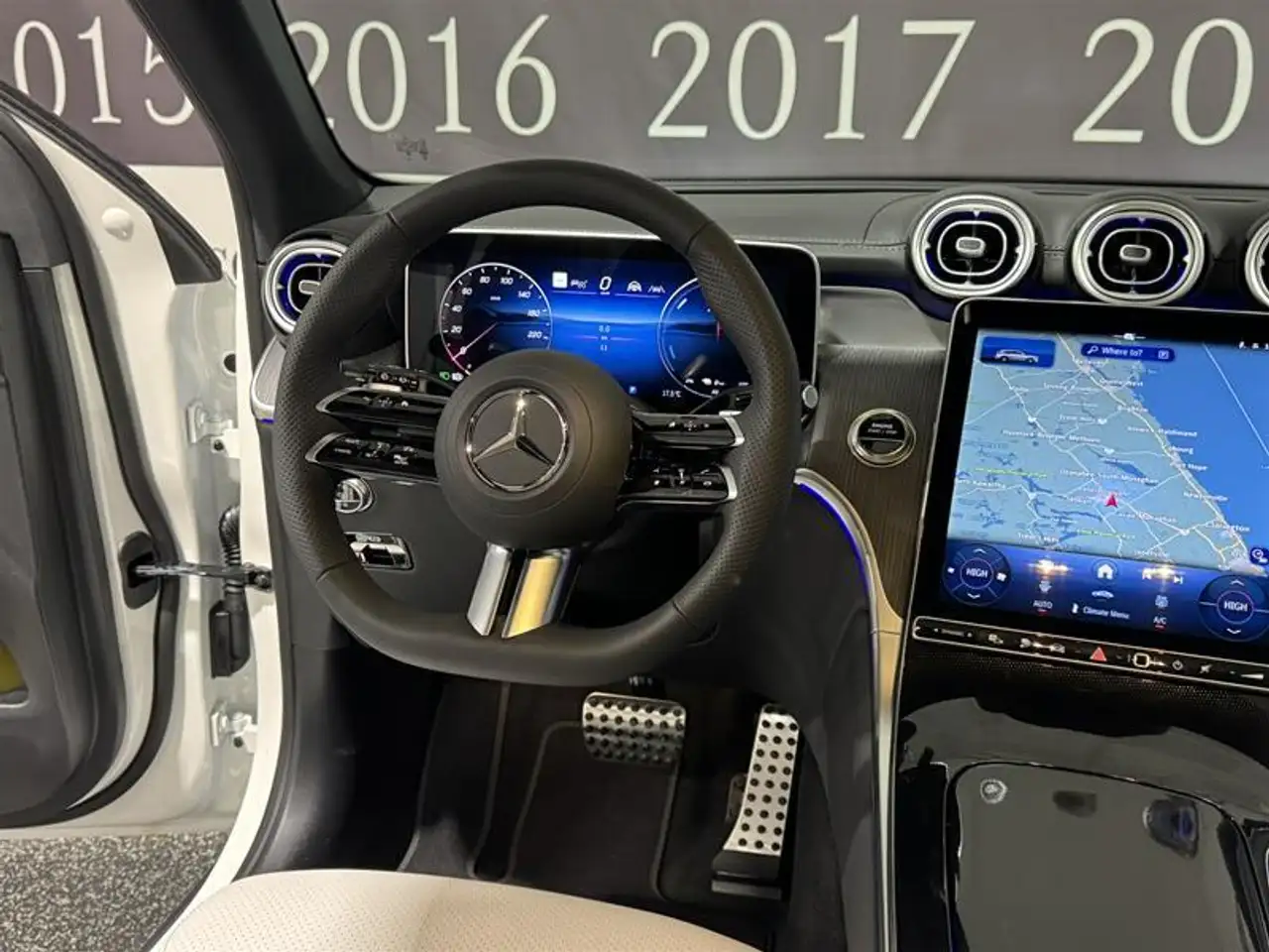 Mercedes-Benz GLC снимка Mercedes-Benz GLC