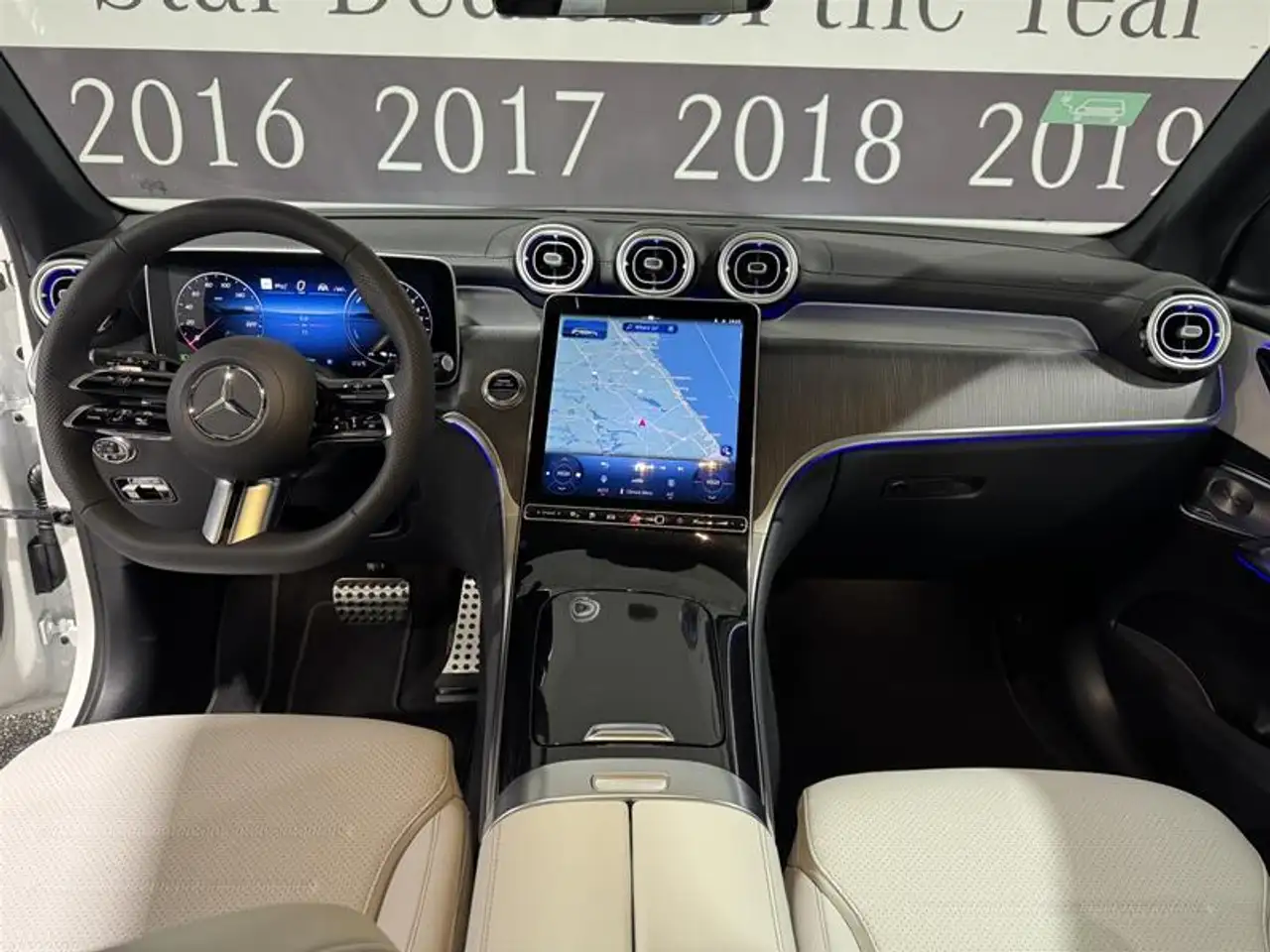 Mercedes-Benz GLC снимка Mercedes-Benz GLC