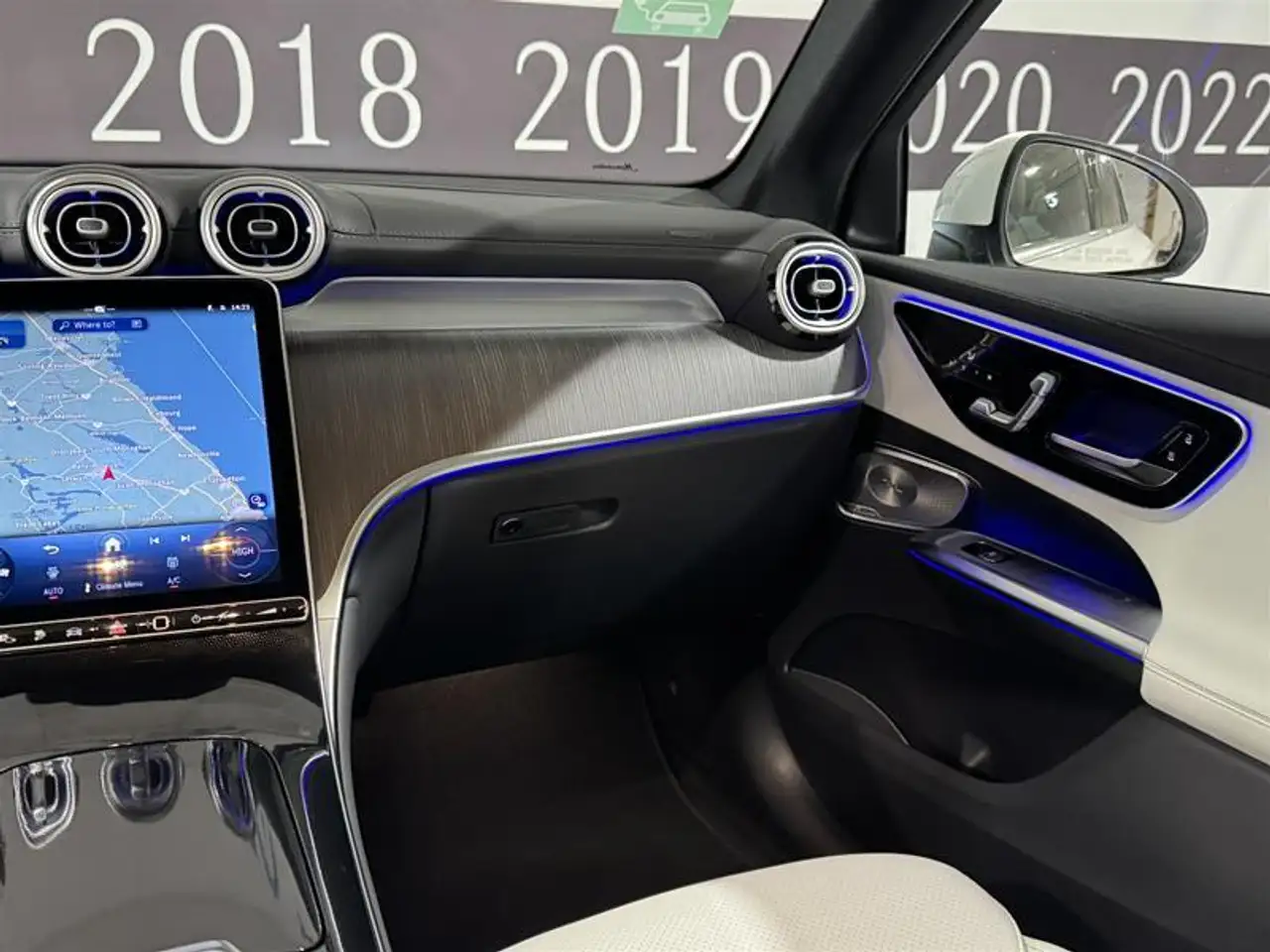 Mercedes-Benz GLC снимка Mercedes-Benz GLC