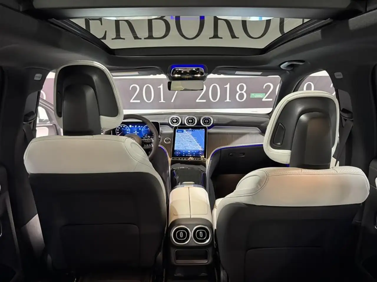 Mercedes-Benz GLC снимка Mercedes-Benz GLC