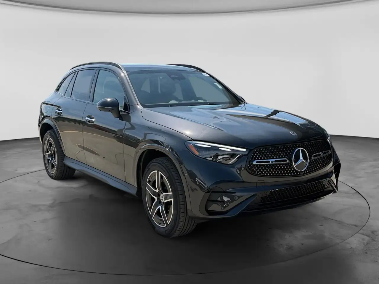 Mercedes-Benz GLC снимка Mercedes-Benz GLC