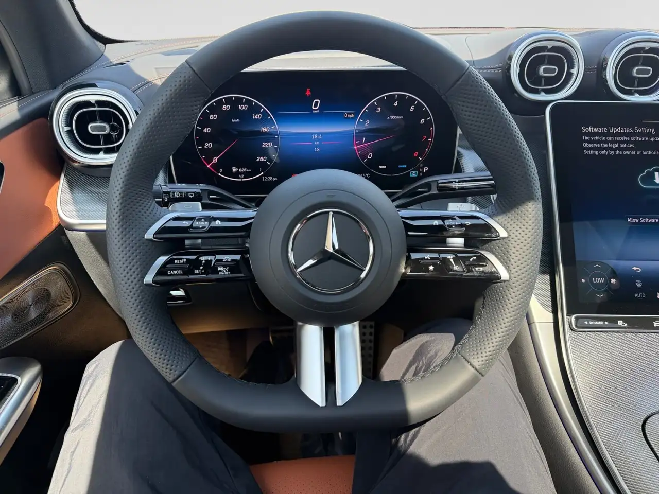 Mercedes-Benz GLC снимка Mercedes-Benz GLC