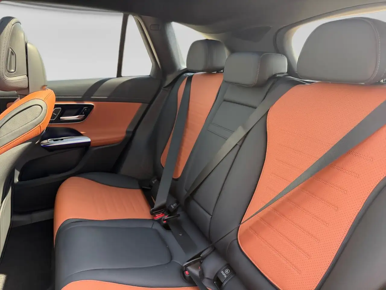 Mercedes-Benz GLC снимка Mercedes-Benz GLC
