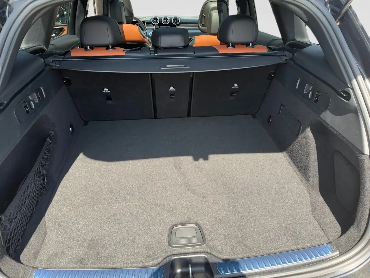 Mercedes-Benz GLC снимка Mercedes-Benz GLC