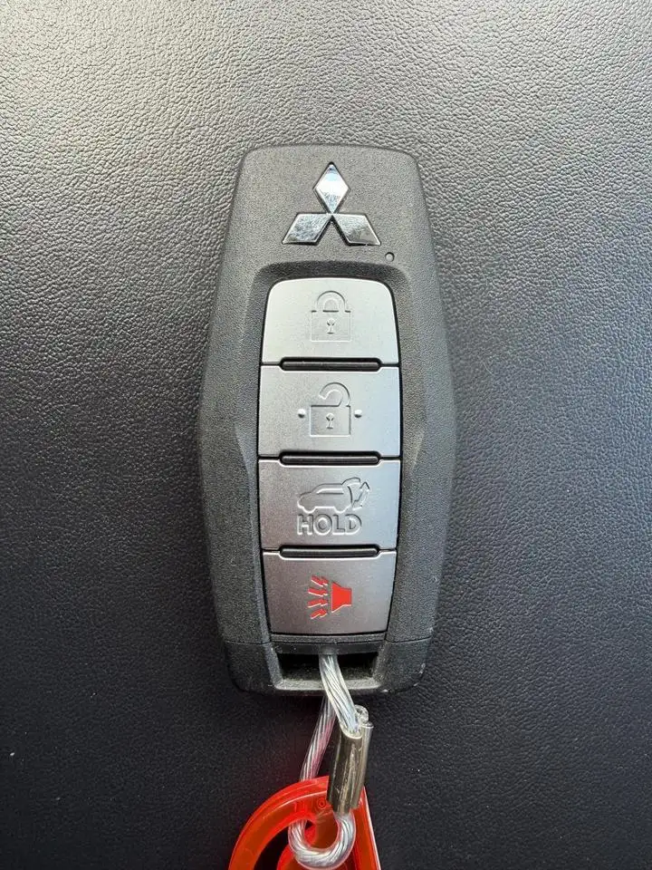 Mitsubishi Outlander снимка Mitsubishi Outlander
