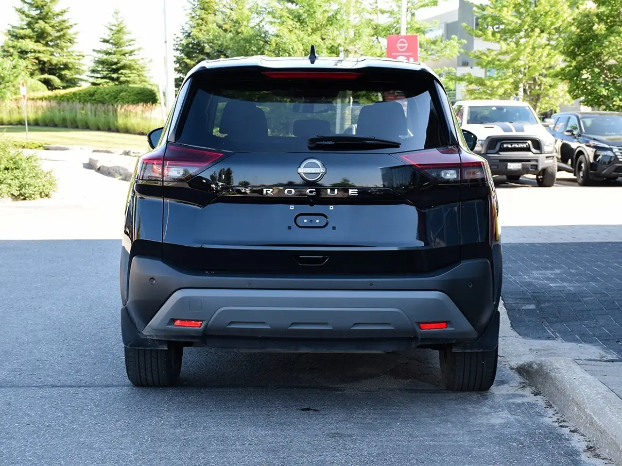 Nissan Rogue fotografie Nissan Rogue