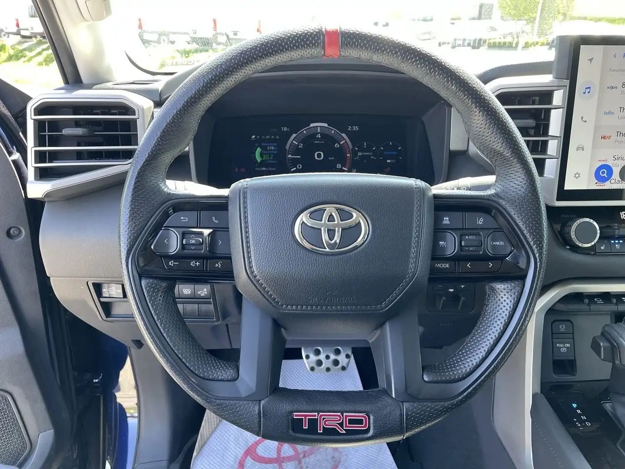 Toyota Tundra снимка Toyota Tundra