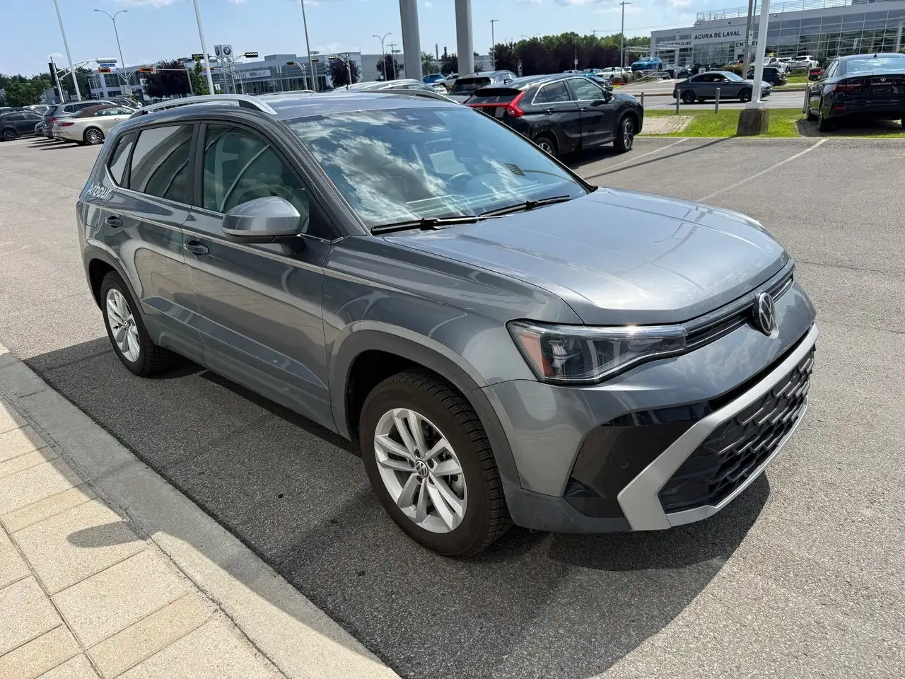 Volkswagen Taos photo Volkswagen Taos