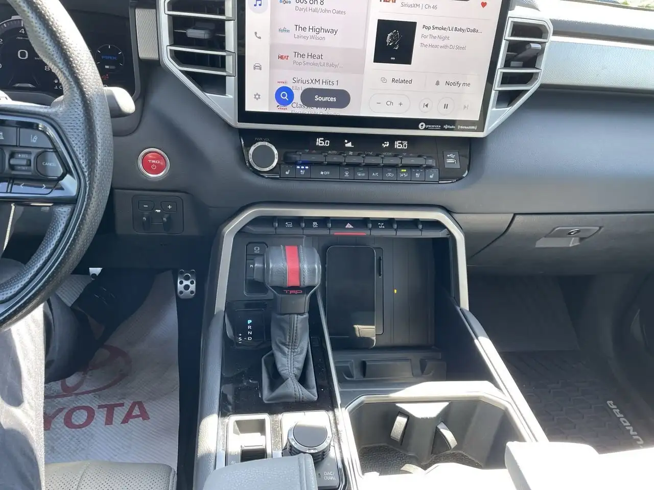 Toyota Tundra снимка Toyota Tundra