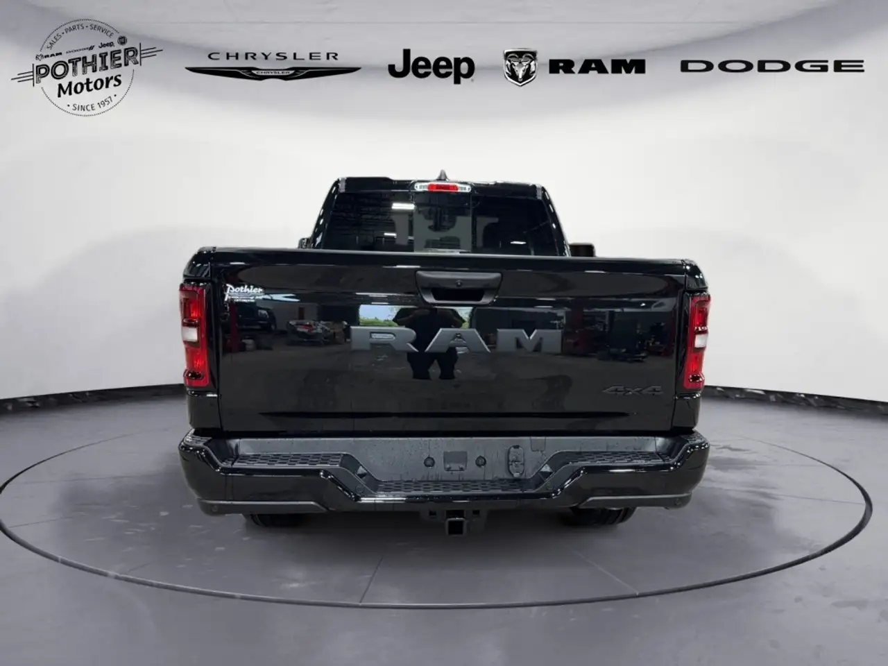 RAM 1500 снимка RAM 1500