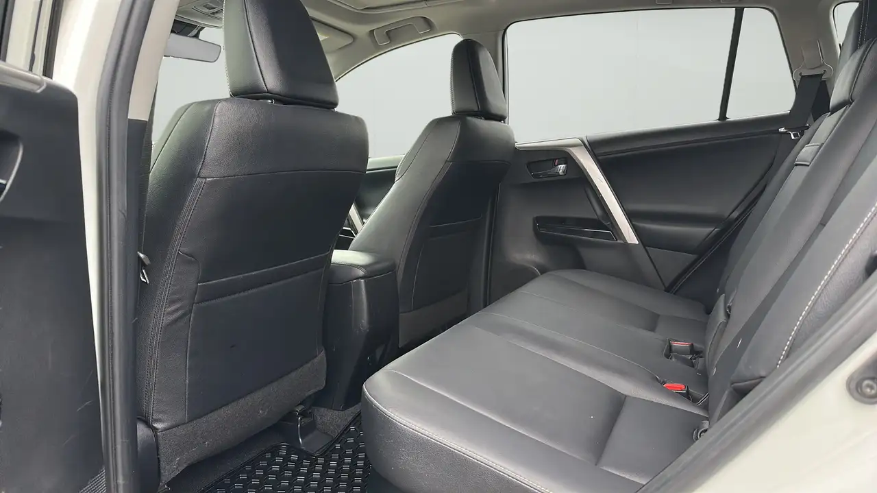 Toyota RAV 4 снимка Toyota RAV 4