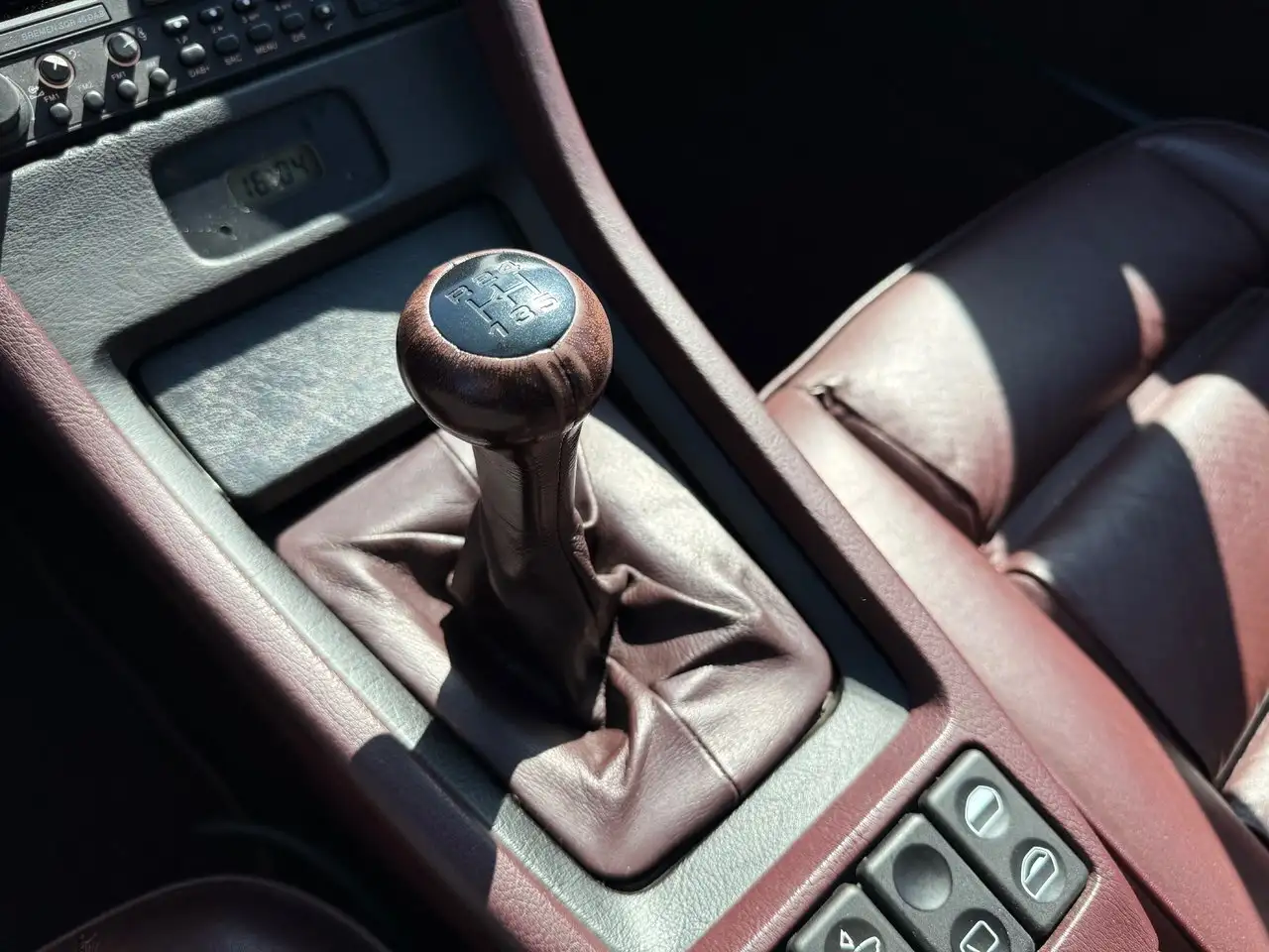 Porsche 928 photo Porsche 928