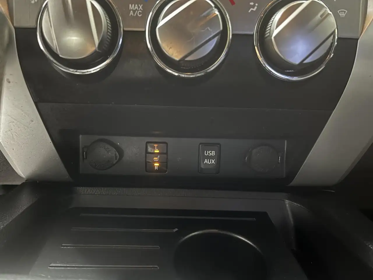 Toyota Tundra снимка Toyota Tundra