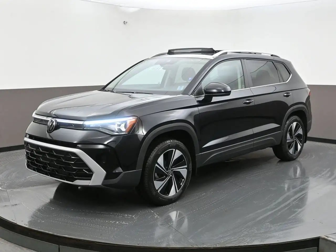 Volkswagen Taos снимка Volkswagen Taos