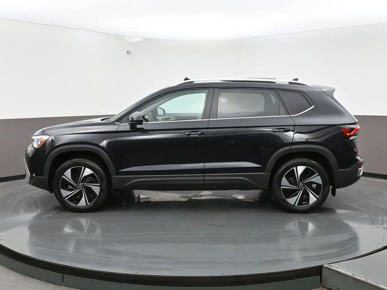 Volkswagen Taos снимка Volkswagen Taos