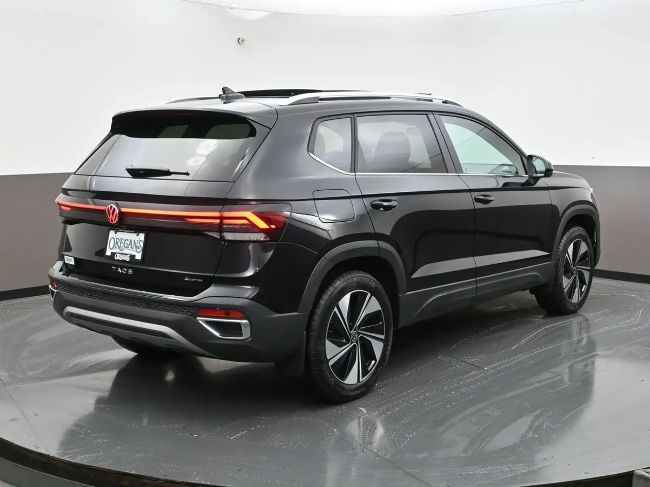 Volkswagen Taos снимка Volkswagen Taos