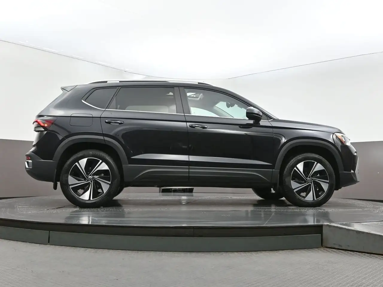 Volkswagen Taos снимка Volkswagen Taos