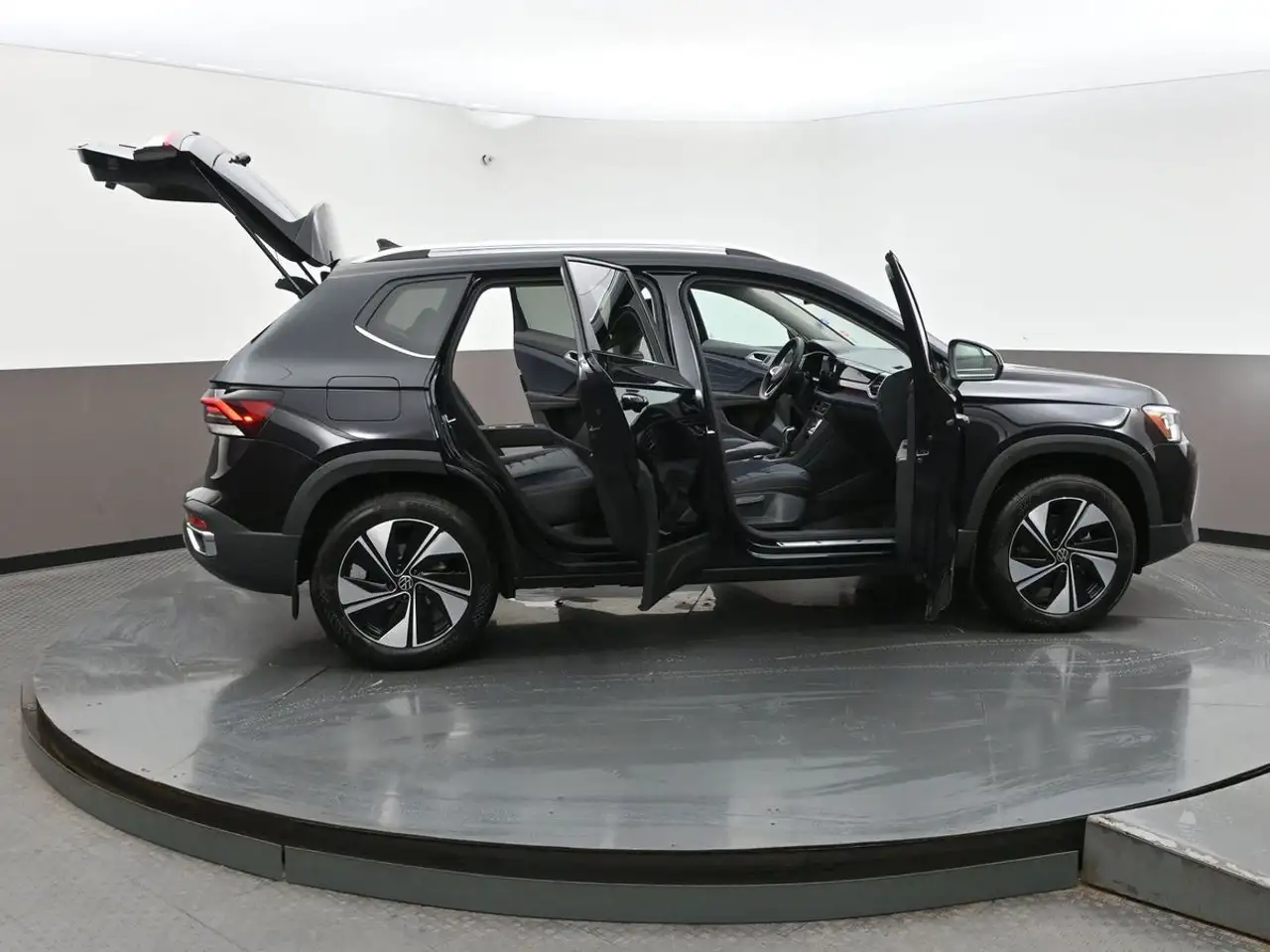Volkswagen Taos снимка Volkswagen Taos