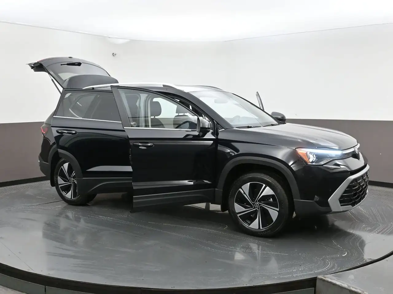 Volkswagen Taos снимка Volkswagen Taos