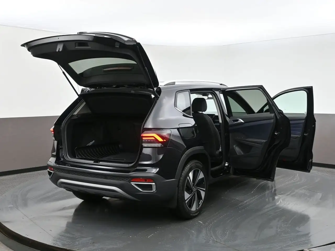 Volkswagen Taos снимка Volkswagen Taos