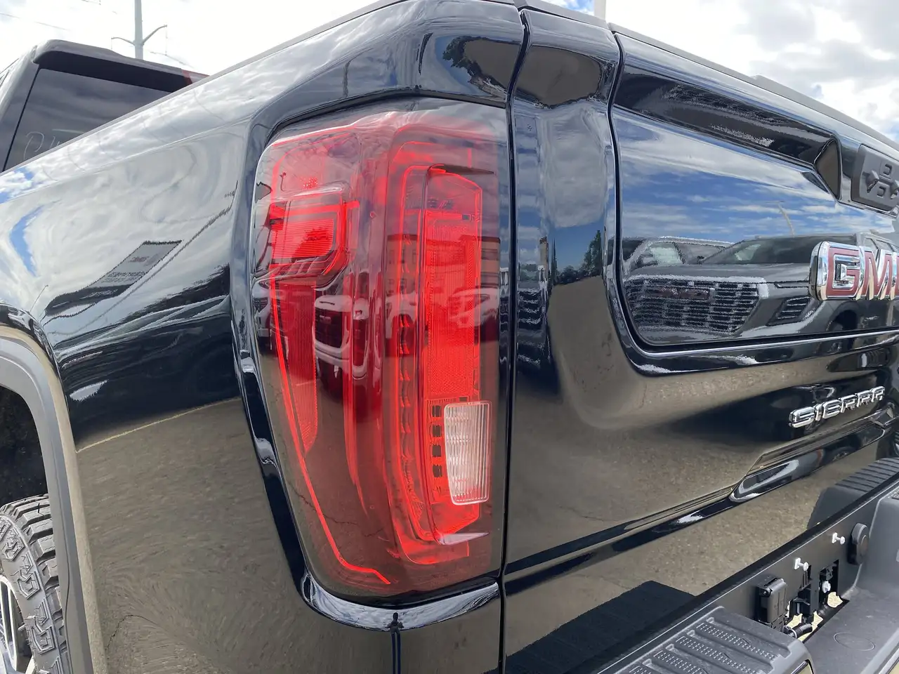 GMC Sierra 1500 photo GMC Sierra 1500
