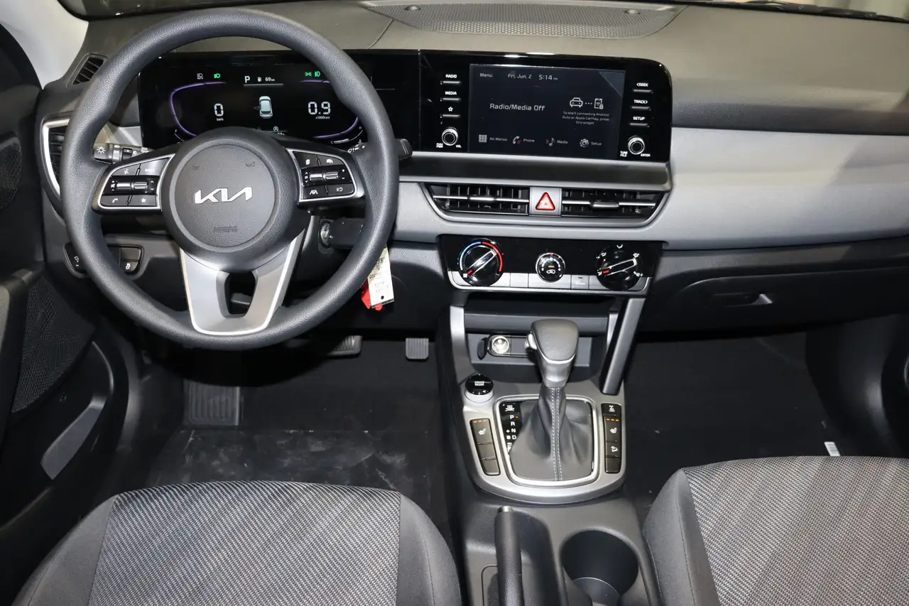 Kia Seltos photo Kia Seltos