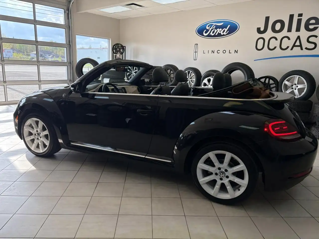 Volkswagen Beetle снимка Volkswagen Beetle