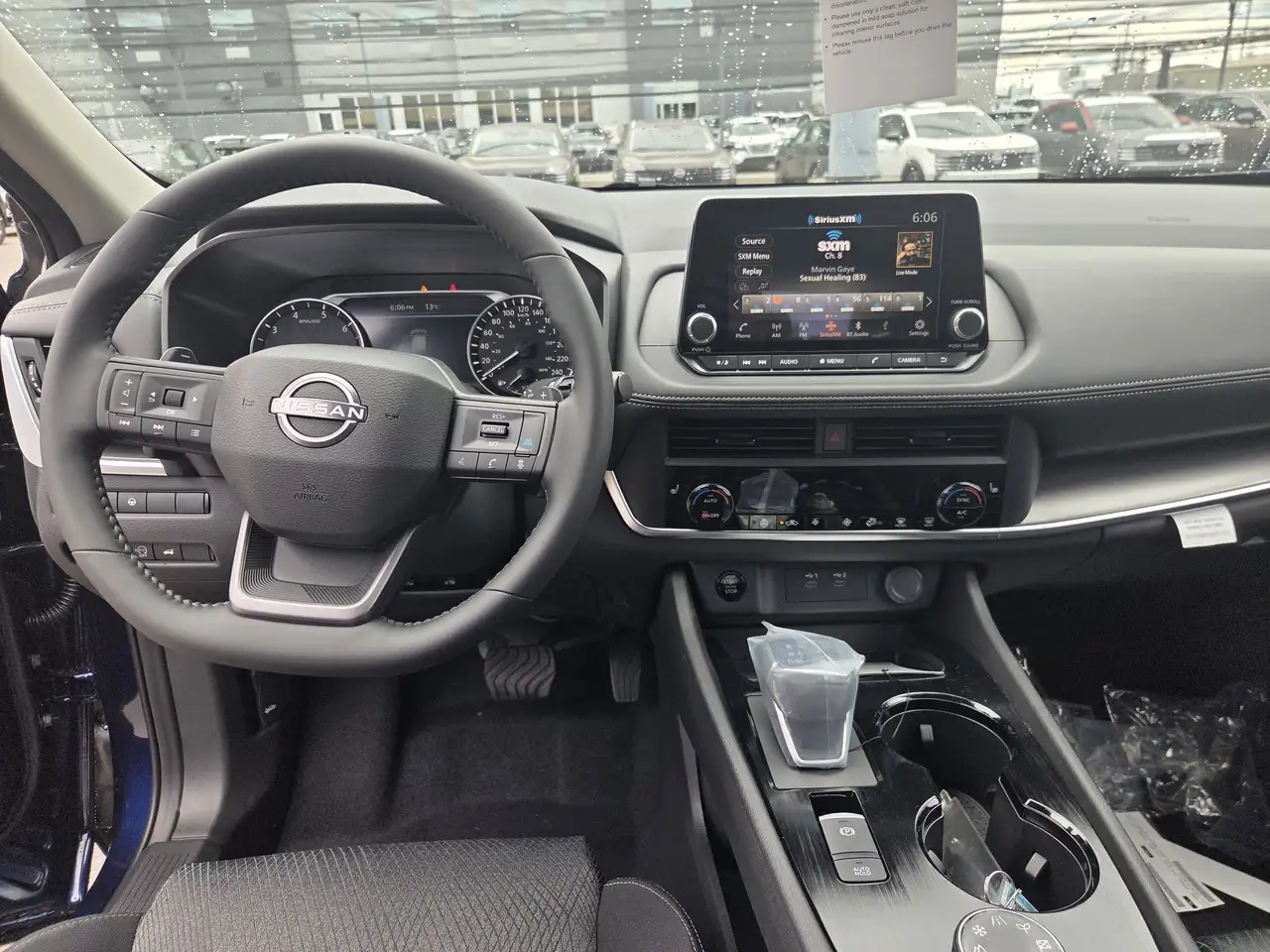 Nissan Rogue fotografie Nissan Rogue