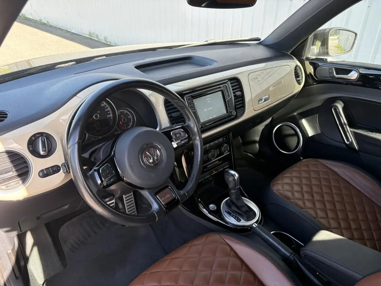 Volkswagen Beetle снимка Volkswagen Beetle