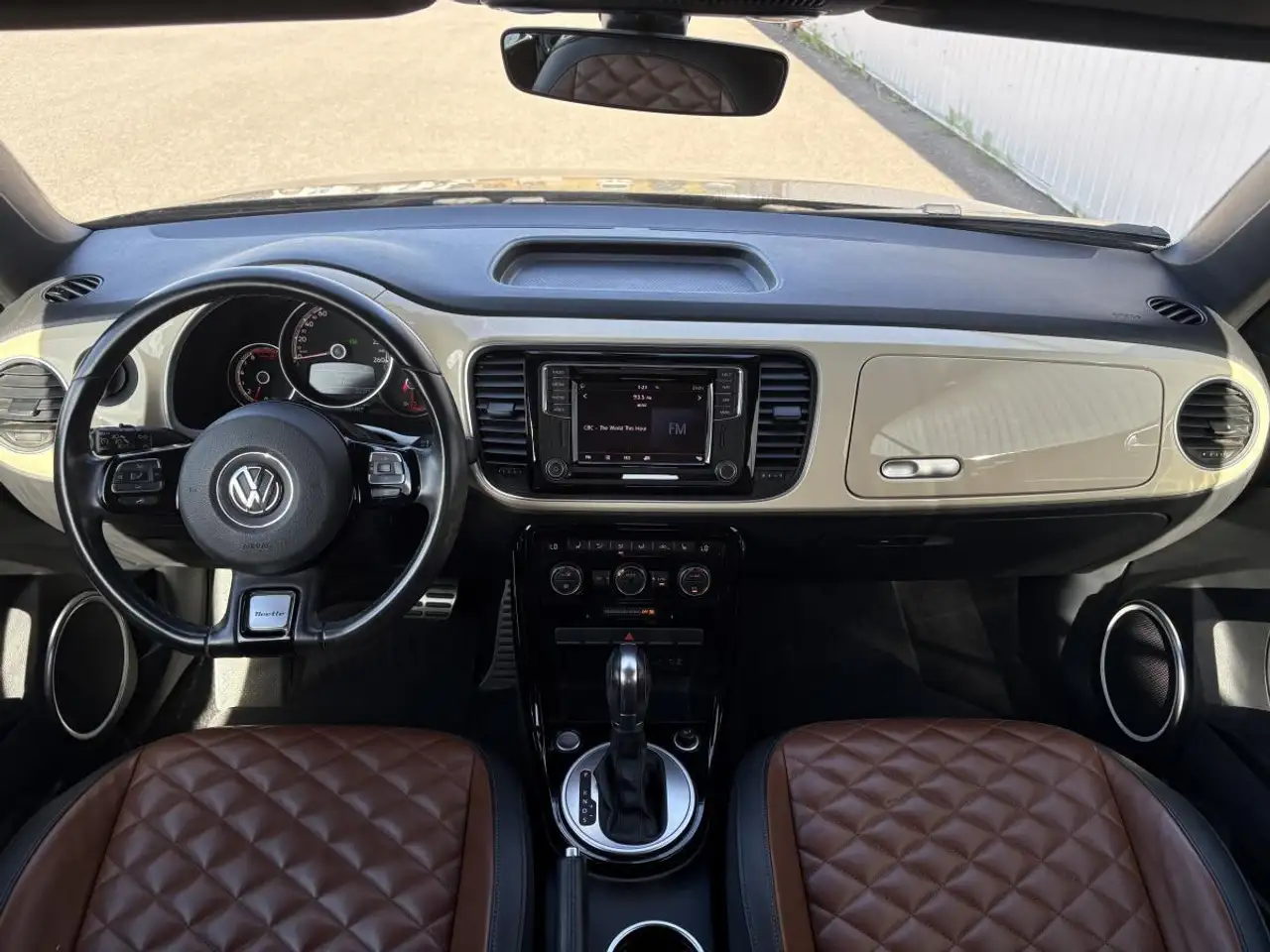Volkswagen Beetle снимка Volkswagen Beetle