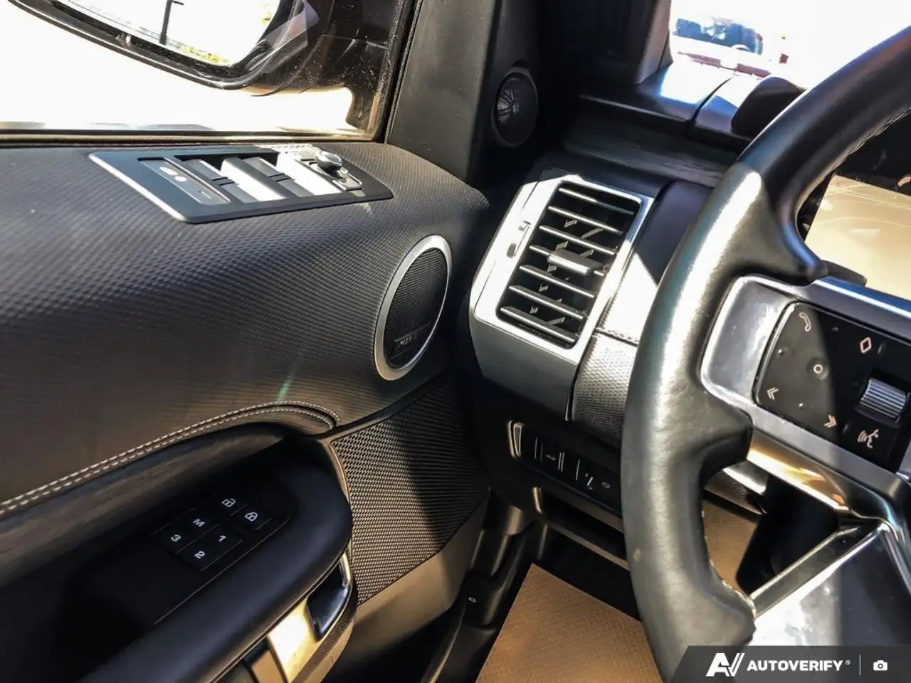 Land Rover Discovery photo Land Rover Discovery