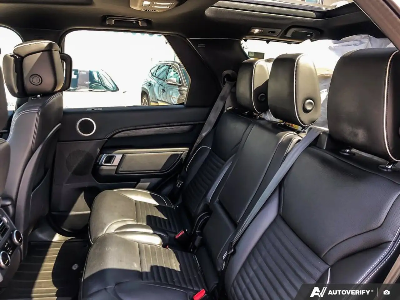 Land Rover Discovery photo Land Rover Discovery