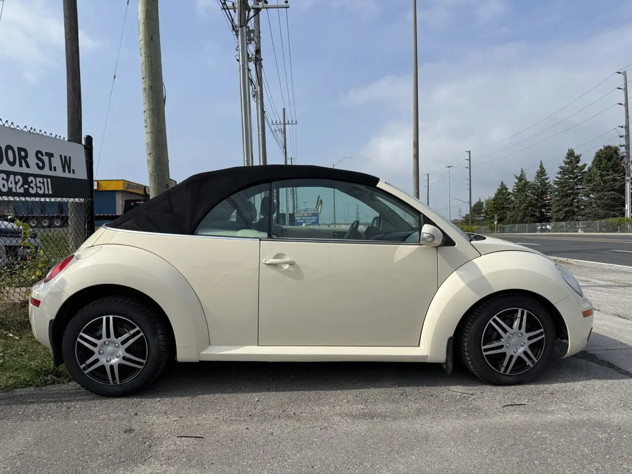Volkswagen Beetle снимка Volkswagen Beetle