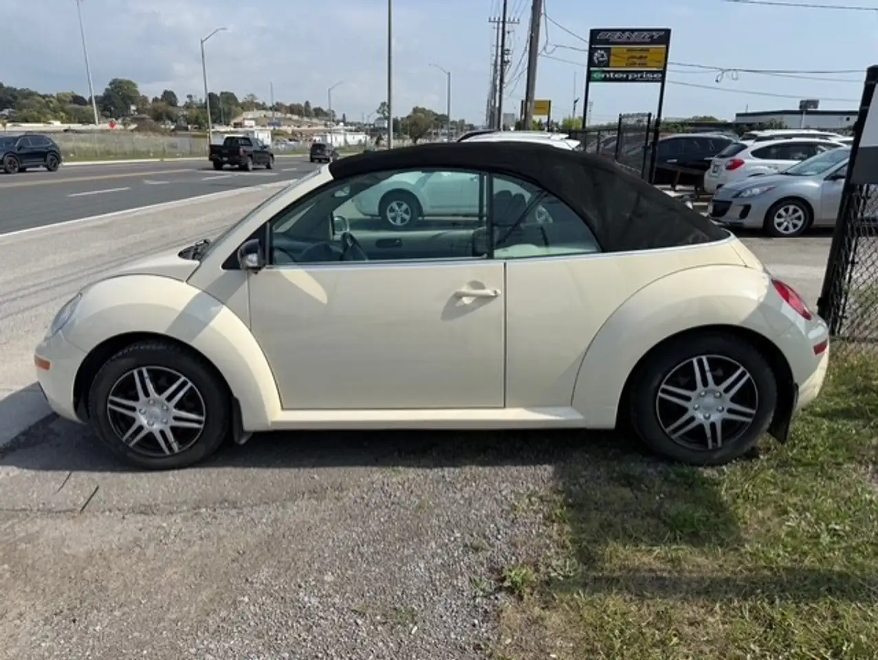 Volkswagen Beetle снимка Volkswagen Beetle