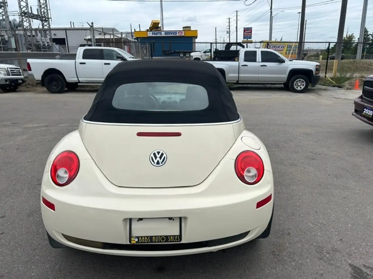 Volkswagen Beetle снимка Volkswagen Beetle