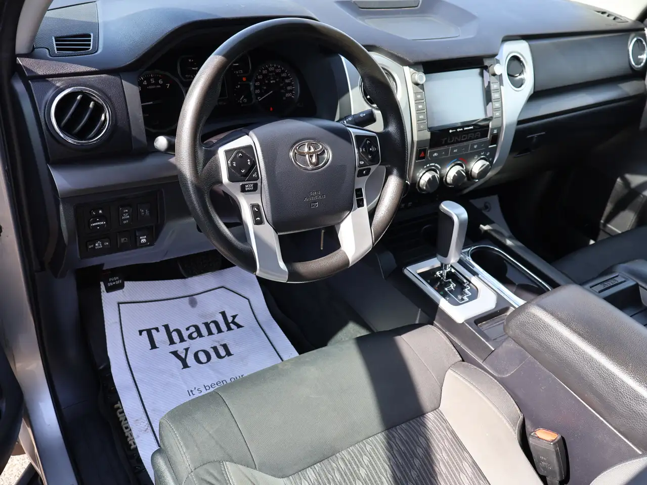 Toyota Tundra снимка Toyota Tundra