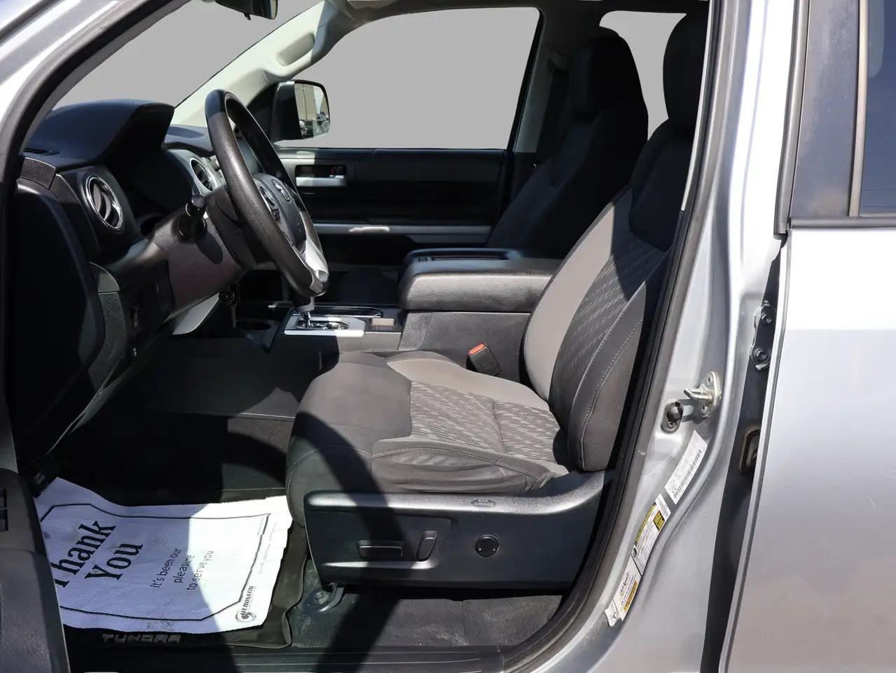 Toyota Tundra снимка Toyota Tundra