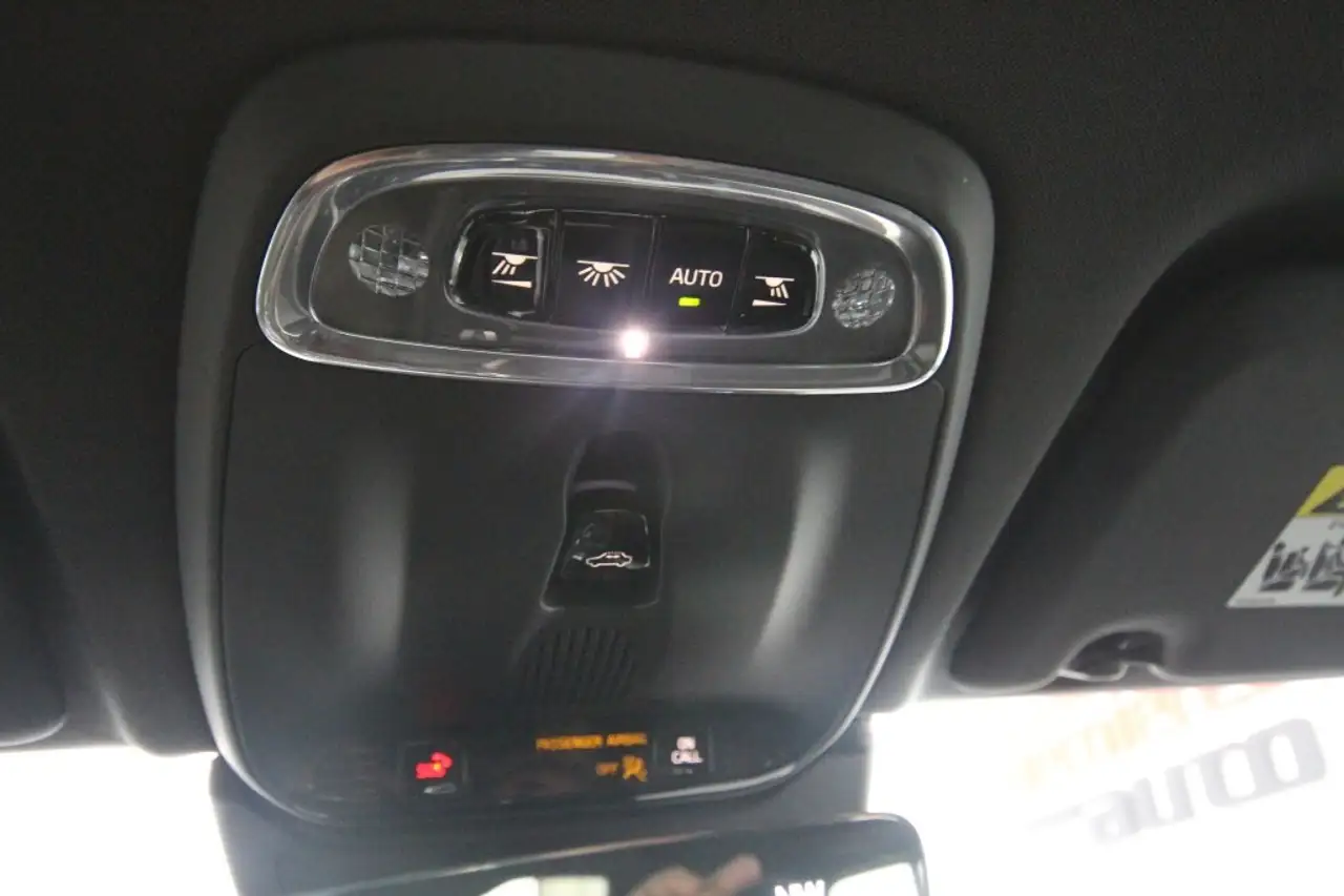 Volvo XC60 снимка Volvo XC60