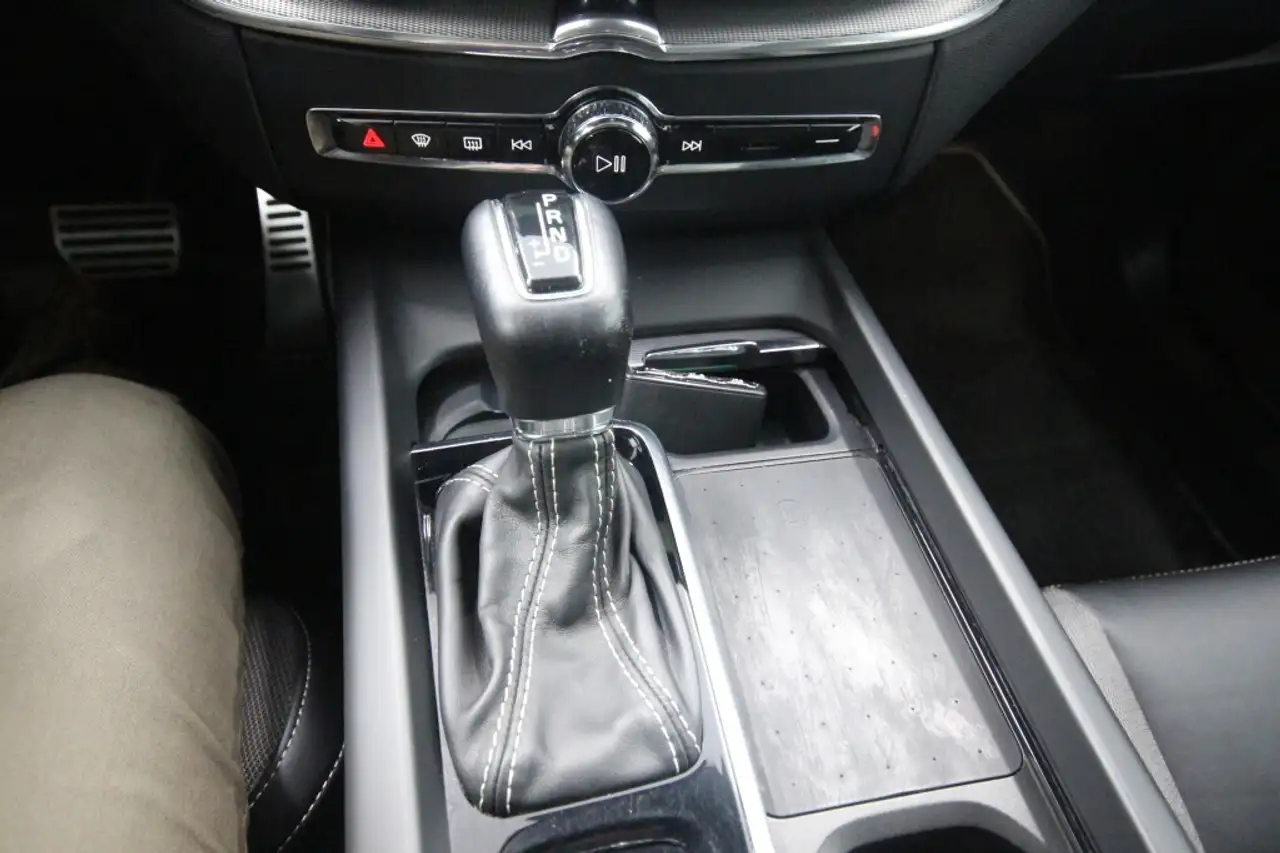 Volvo XC60 снимка Volvo XC60